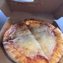 Clearwater Market - Cheese pizza