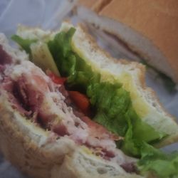 Gian's Delicatessen - Turkey sandwich