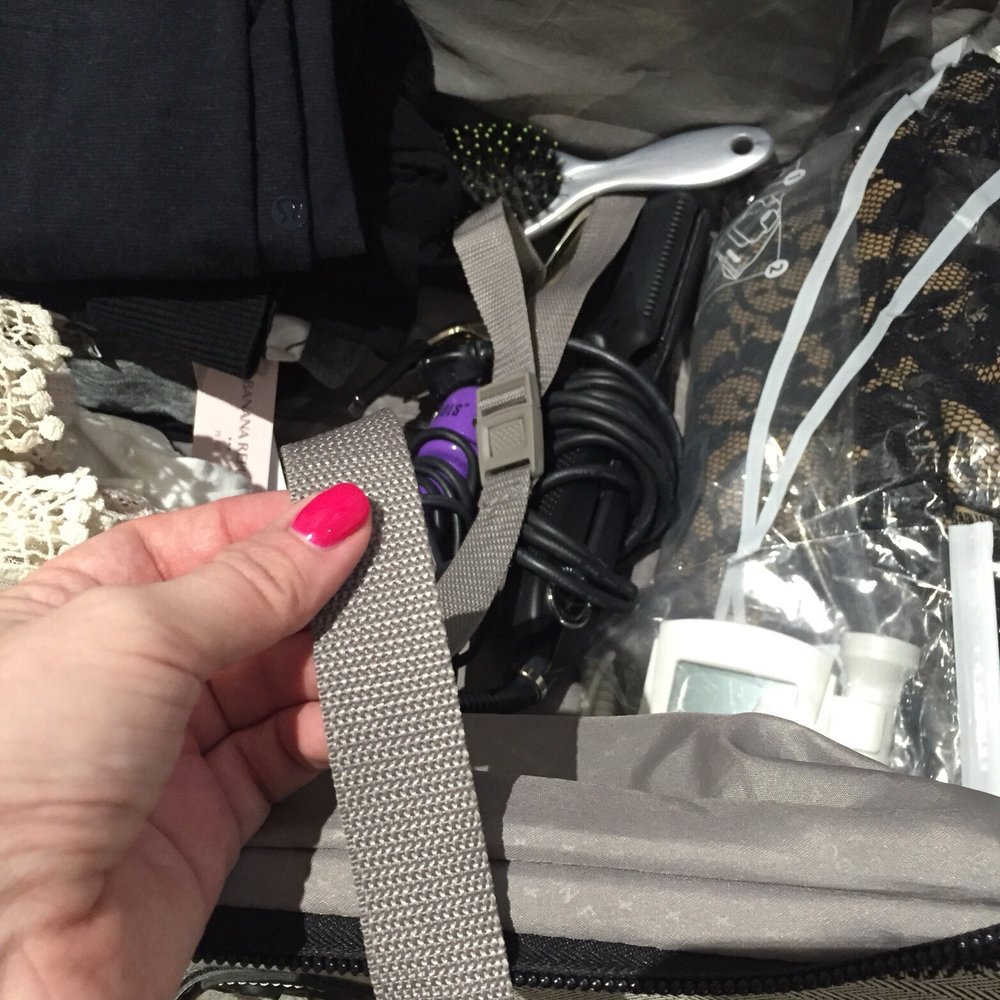 Air France - Broken strap from Air France inside my luggage. - Airlines Near Me - Nice, 06