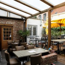 Tearoom Den Bompa - Open verranda tuin