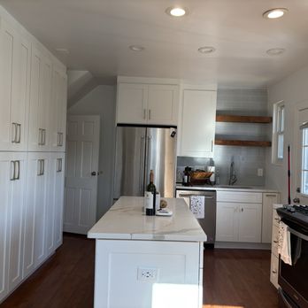 Brothers Alvarez Remodeling  - Decks & Railing Near Me - Arlington, Virginia