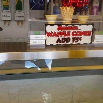 Jackson's Ice Cream Float - Ice Cream & Frozen Yogurt Near Me - Victoria, British Columbia