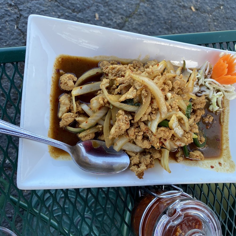 Chalerm Thai Bistro - Basil chicken - Thai Near Me - Lakeport, California