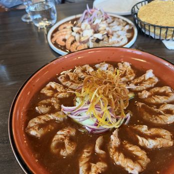 El Tito Modern Kitchen - Muy bien servicio - Sushi Bars Near Me - Sacramento, California