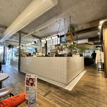 Wild & The Moon - Juice Bars & Smoothies Near Me - Paris, 01 Wild & The Moon - Juice Bars & Smoothies Near Me - Paris, 01