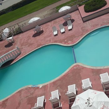 Rosarito Beach Hotel - Cloudy dirty pool - Hotels Near Me - Rosarito, BCN