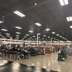 Sportsman's Warehouse