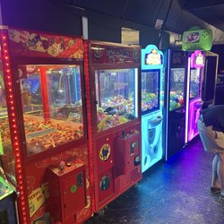 4 One 2 Distillery - Claw machines in the arcade