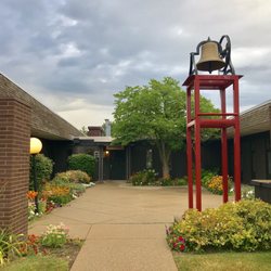 Our Savior Lutheran Church - Main entrance courtyard