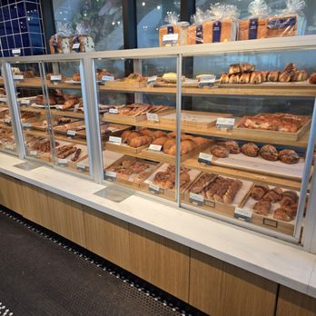 Paris Baguette - Pizzettes and other - Bakeries Near Me - Nashville, Tennessee Paris Baguette - Pizzettes and other - Bakeries Near Me - Nashville, Tennessee