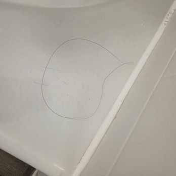 Hampton Inn Livermore - Hair on the tub. - Hotels Near Me - Livermore, California