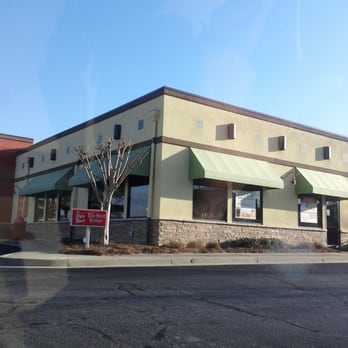 Del Taco - the outside of a del taco restaurant - Mexican Near Me - Snellville, Georgia