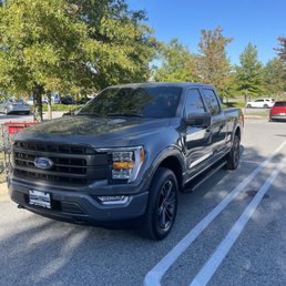 2021 Ford F-150 Lariat Full Hybrid 6.5 bed in Lead Foot grey.