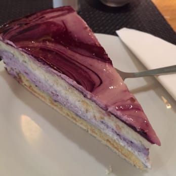 Vivet - Heidelbeer Panna Cotta - Bars Near Me - Hamburg, HH