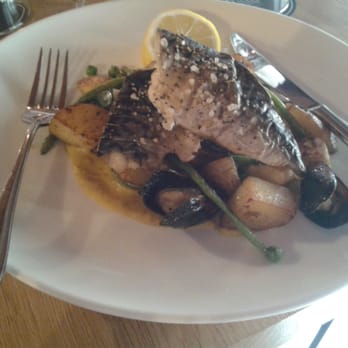 Pino - Mackerel, mussels, green vegetables, baked potatoes, apple sauce with curry - Italian Near Me - Kraków, Massachusetts Pino - Mackerel, mussels, green vegetables, baked potatoes, apple sauce with curry - Italian Near Me - Kraków, Massachusetts