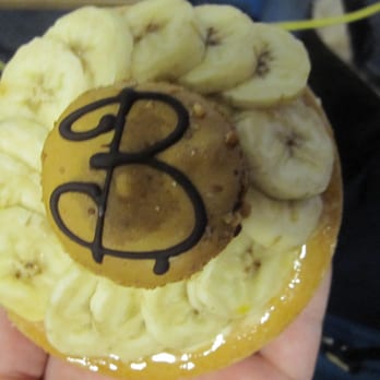 La Barantine - Banana tart with coffee macaroon on top - Coffee & Tea Near Me - Edinburgh, EDH