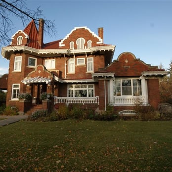 Keyhole Castle - Bed & Breakfast Near Me - Prince Albert, Saskatchewan Keyhole Castle - Bed & Breakfast Near Me - Prince Albert, Saskatchewan
