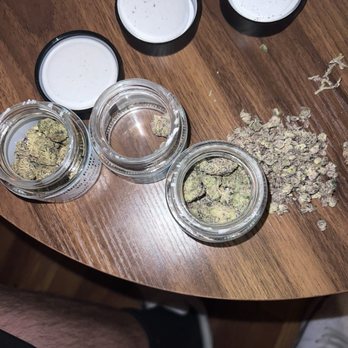 Royal Leaf Club - Cannabis Dispensaries Near Me - Forest Hills, New York Royal Leaf Club - Cannabis Dispensaries Near Me - Forest Hills, New York