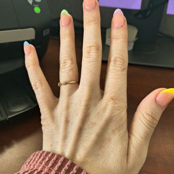 Lc Nails - Nail Salons Near Me - Eureka, California