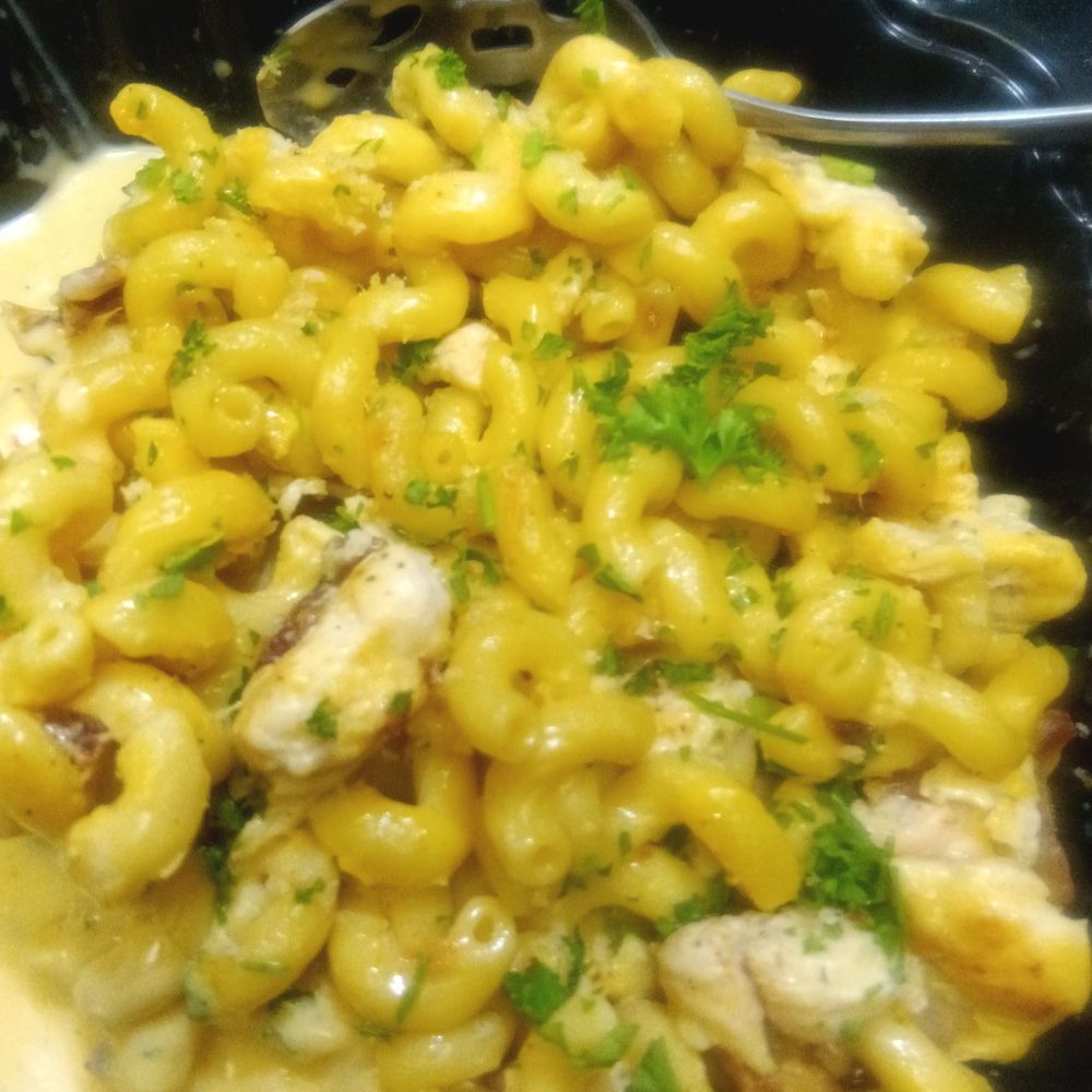Bubba's 33 - Mac n cheese with chicken pasta - Pizza Near Me - Chesapeake, Virginia