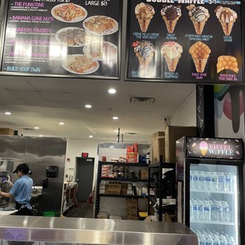 Eiffel Waffle - Inside - Ice Cream & Frozen Yogurt Near Me - Tinley Park, Illinois