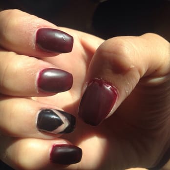 Nail Studio - The other hand. Uneven and smears - Nail Salons Near Me - Fontana, California