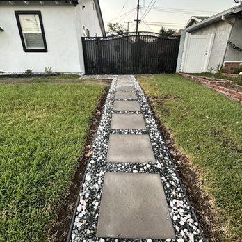 Luna Landscape - Walkway to backyard - Masonry/Concrete Near Me