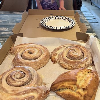 Papi’s Ohana - Cinnamon Rolls and Scone - Pizza Near Me - Lahaina, Hawaii Papi’s Ohana - Cinnamon Rolls and Scone - Pizza Near Me - Lahaina, Hawaii