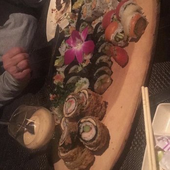 Restaurant Phuket - Thai Near Me - Saint-Leonard, Quebec