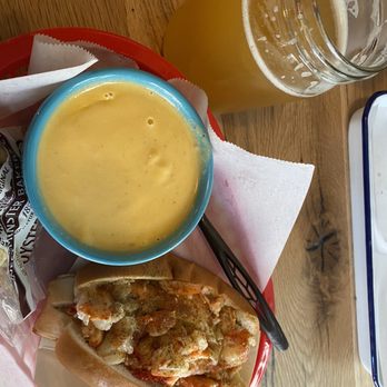 Luke's Lobster - 4oz roll & 8oz lobster bisque. Excellent! Also lobster roll flight (warm). suggest write 'flavors' on the paper. truffle butter winner - Seafood Near Me - Seattle, Washington Luke's Lobster - 4oz roll & 8oz lobster bisque. Excellent! Also lobster roll flight (warm). suggest write 'flavors' on the paper. truffle butter winner - Seafood Near Me - Seattle, Washington