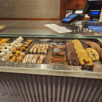 Majer - Delicious pastries and cookies - Cafes Near Me - Venezia, VE Majer - Delicious pastries and cookies - Cafes Near Me - Venezia, VE