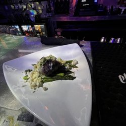 Central 111 - Steak Oscar