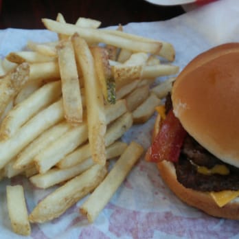 Wendy's - sadly my s.o.baconator had very little bacon. - Fast Food Near Me - Warrenton, Virginia Wendy's - sadly my s.o.baconator had very little bacon. - Fast Food Near Me - Warrenton, Virginia