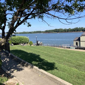 Harry's Taphouse & Kitchen - Ohio and River stage - Sports Bars Near Me - Jeffersonville, Indiana Harry's Taphouse & Kitchen - Ohio and River stage - Sports Bars Near Me - Jeffersonville, Indiana
