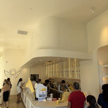 La La Land - Interior - Coffee & Tea Near Me - Glendale, California