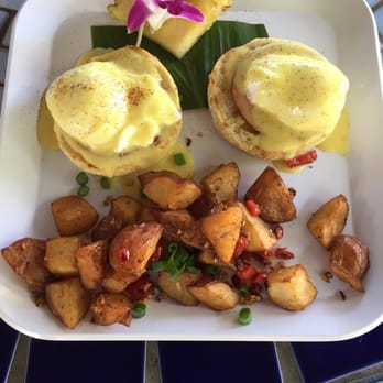 Barefoot Beach Cafe - Eggs Benedict w/ Canadian Bacon - Breakfast & Brunch Near Me - Honolulu, Hawaii Barefoot Beach Cafe - Eggs Benedict w/ Canadian Bacon - Breakfast & Brunch Near Me - Honolulu, Hawaii