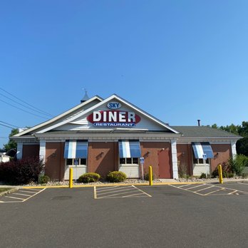 Sky Diner - Building with entrance to left - Breakfast & Brunch Near Me - Branford, Connecticut