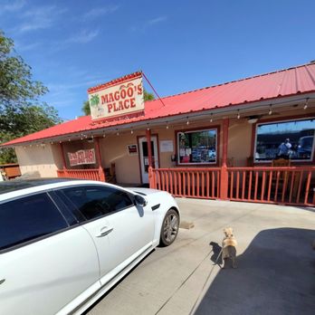 Magoo's Place - Dog friendly - Burgers Near Me - Alpine, Texas Magoo's Place - Dog friendly - Burgers Near Me - Alpine, Texas