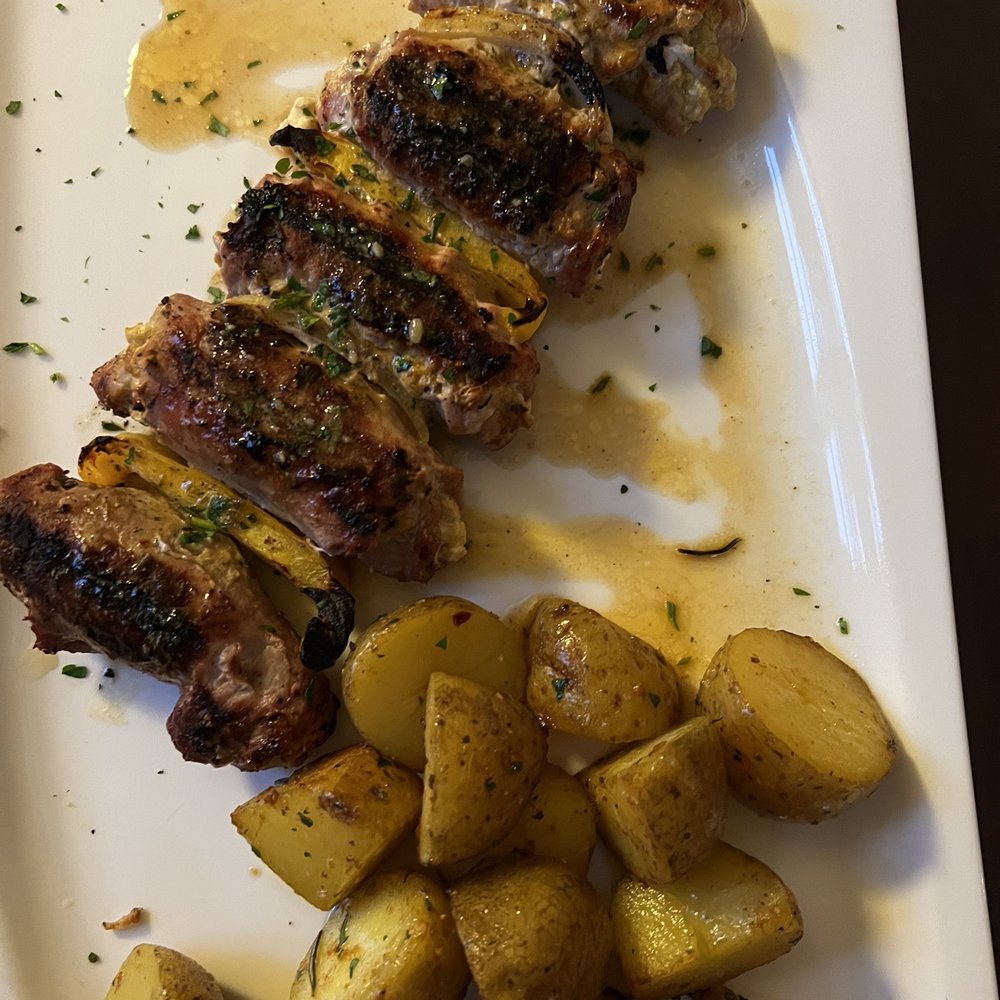Haus Höh - This is the pork dish called Spiess Des Hauses with the potatoes not fries - Greek Near Me - Thaleischweiler-Froeschen, RP