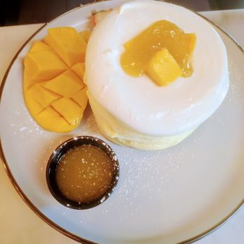 Fluffy Fluffy Dessert Cafe - Mango souffle pancakes - Desserts Near Me - Duluth, Georgia