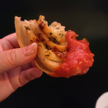 Williamsburg Pizza - Garlic knot with marinara sauce / IG: @mwy.eats - Pizza Near Me - Brooklyn, New York