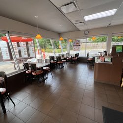 A&W - Dining area