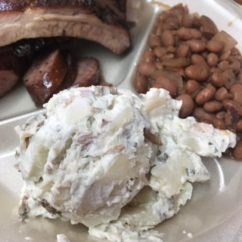 Dee Willie's BBQ - Barbeque Near Me - San Antonio, Texas