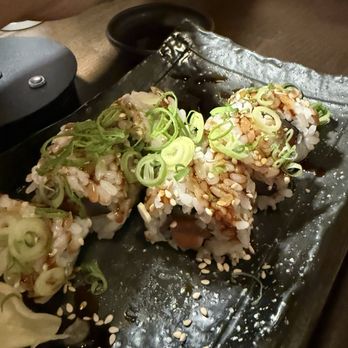 Waikiki Shokudo - Shokudo roll - Izakaya Near Me - Honolulu, Hawaii