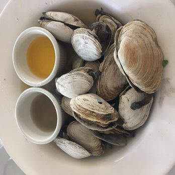 Outriggers Restaurant - Steamers - full of sand and inconsistent sizes means inconsistent cooking. - Seafood Near Me - Stratford, Connecticut Outriggers Restaurant - Steamers - full of sand and inconsistent sizes means inconsistent cooking. - Seafood Near Me - Stratford, Connecticut