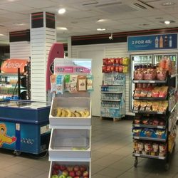 7-Eleven - Clean Small store