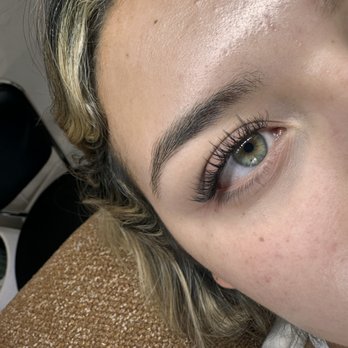 Ara’s Beauty Lounge - Wispy natural volume lash set - Hair Salons Near Me - Oxnard, California Ara’s Beauty Lounge - Wispy natural volume lash set - Hair Salons Near Me - Oxnard, California