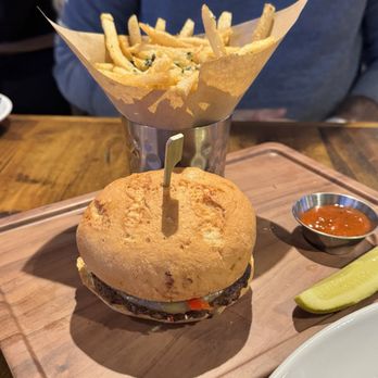 Finney's Crafthouse - Stevenson Ranch - New American Near Me - Stevenson Ranch, California
