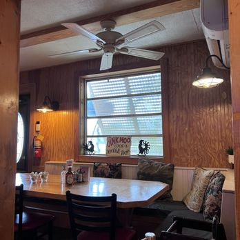 Big Pine Rooster - Inside - American Near Me - Big Pine Key, Florida