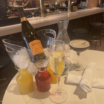 Hubbard Inn - Bottomless Mimosas Kit - Bars Near Me - Chicago, Illinois